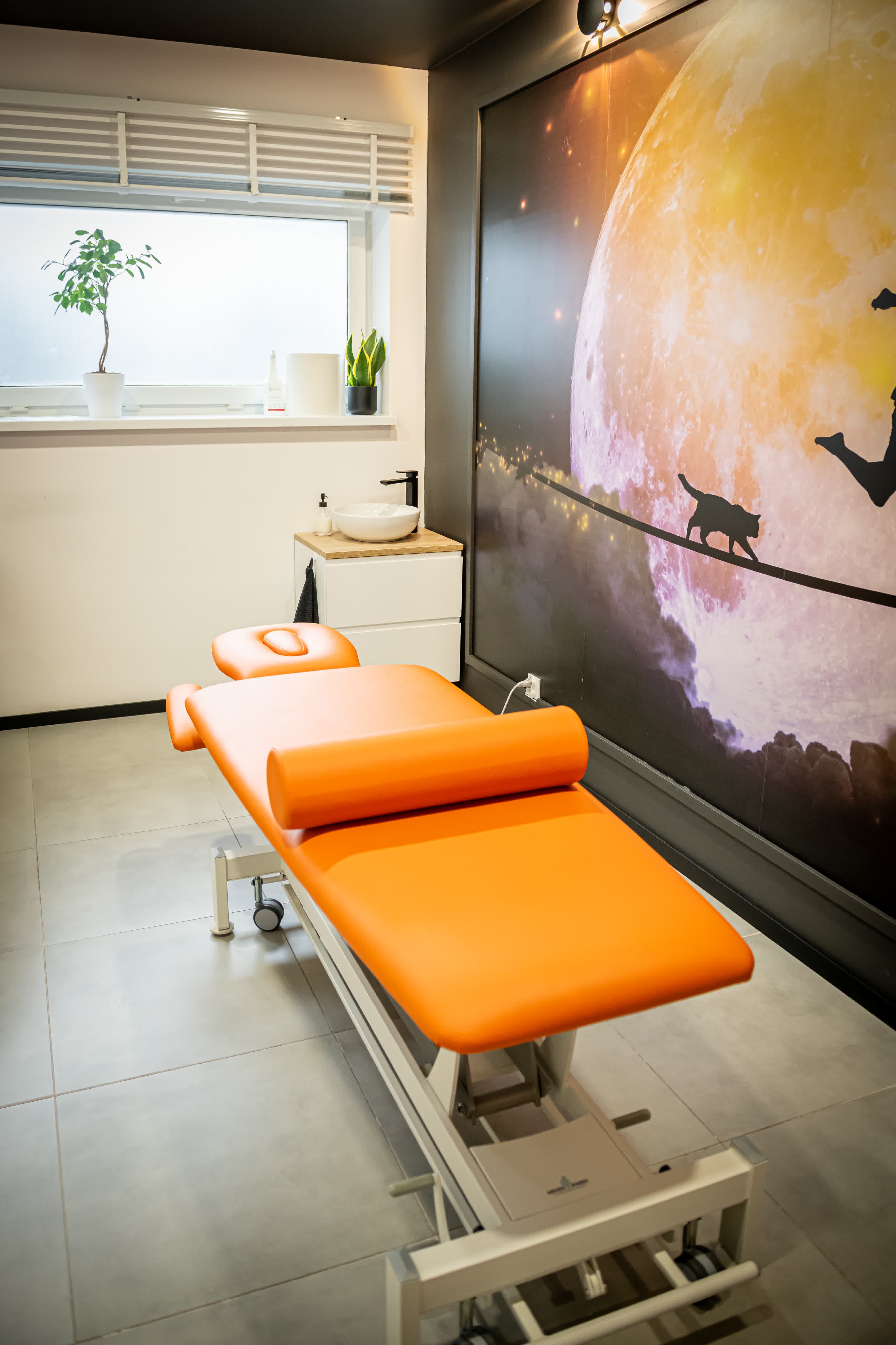 Terapia rehabilitacyjna dna miednicy w gabinecie fizjoterapii